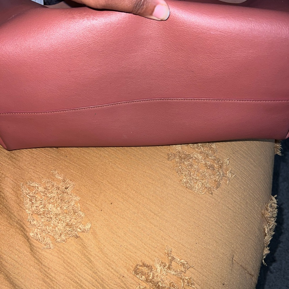 Saint Laurent Pink Tote Bag with Minimalist Design - Picture 4 of 13